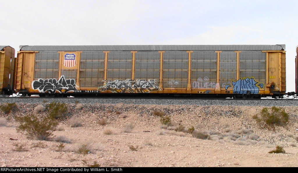 WB Unit Vehicular Flat Car Frt at Erie NV -45